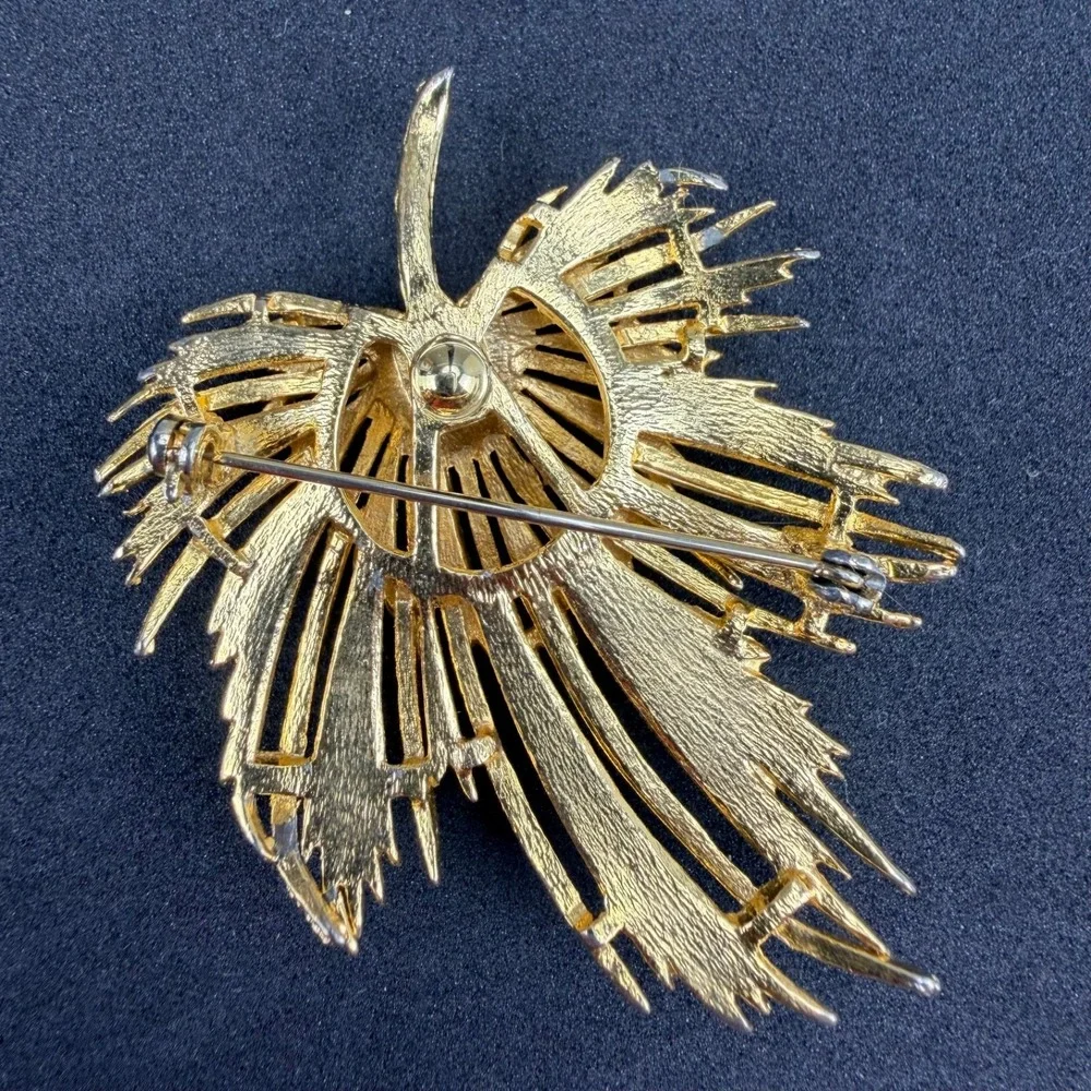 Vintage Gold Tone Textured Maple Leaf Brooch Pin Openwork Nature Fall 2